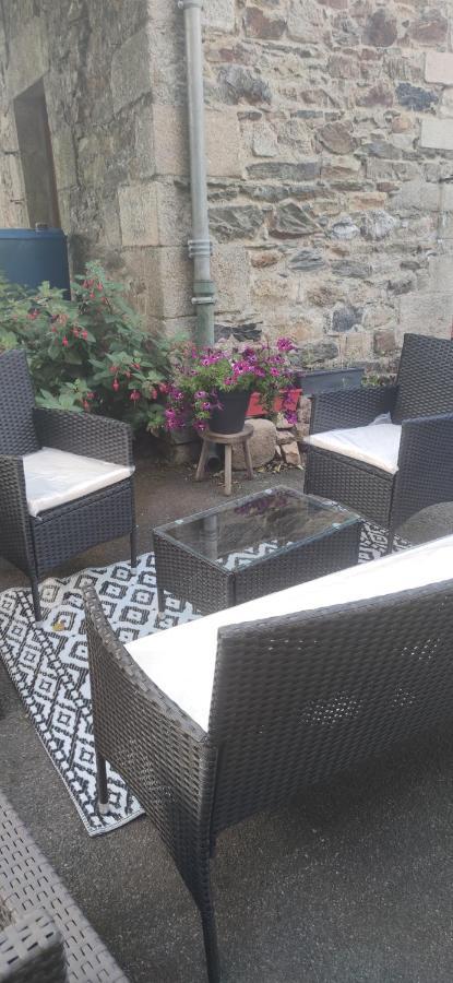Relais De La Tour Apartment Callac Exterior photo
